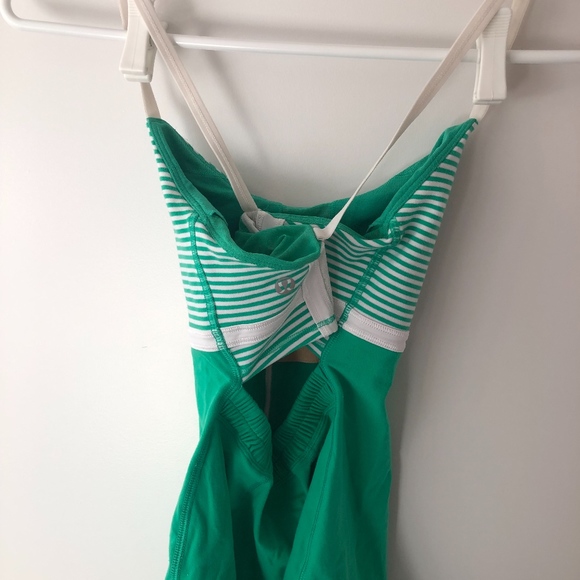 athletic shirt - Picture 2 of 2